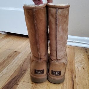 UGG classic tall boots In Chestnut